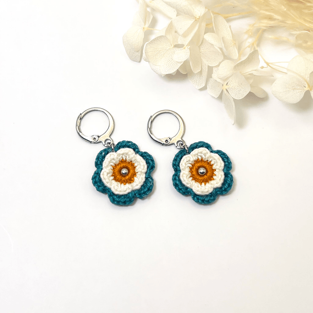 Boucles d’oreilles fleurs Corolles ~ S ~ Bleu canard / Terracotta