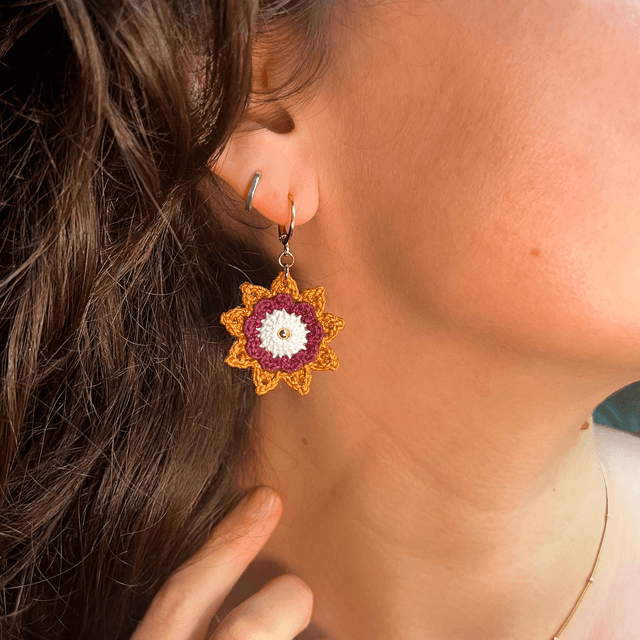 Boucles d’oreilles fleurs Corolles ~ M ~ Bordeaux / Ocre