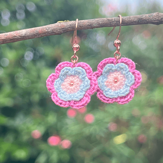 Boucles d’oreilles fleurs Corolles ~ M ~ Rose / Bleu 
