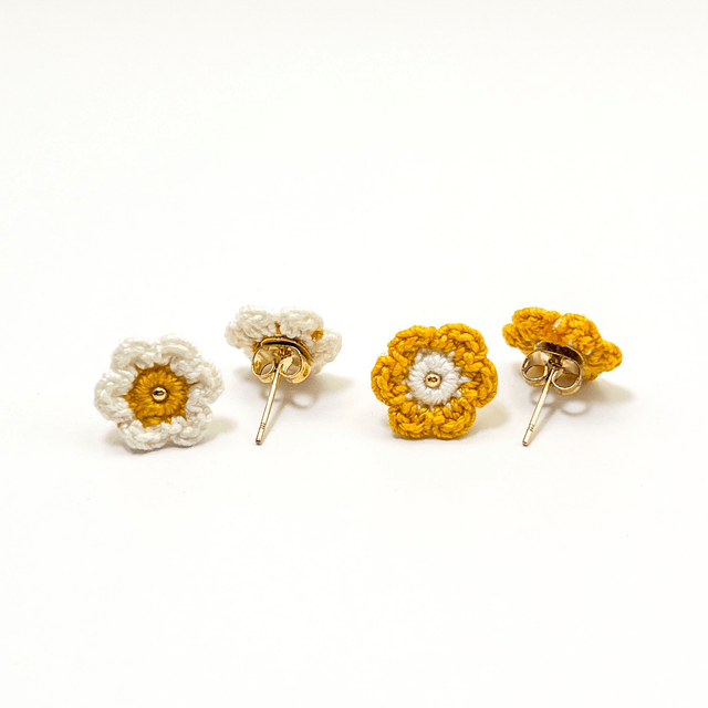Puces d’oreilles fleurs Fleurettes ~ Jaune / Blanc