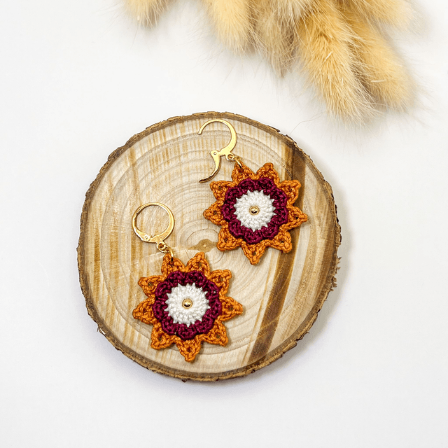 Boucles d’oreilles fleurs Corolles ~ M ~ Bordeaux / Ocre