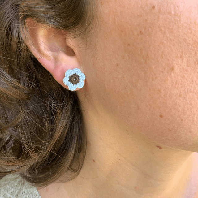 Puces d’oreilles Fleurettes ~ Bleu / Marron