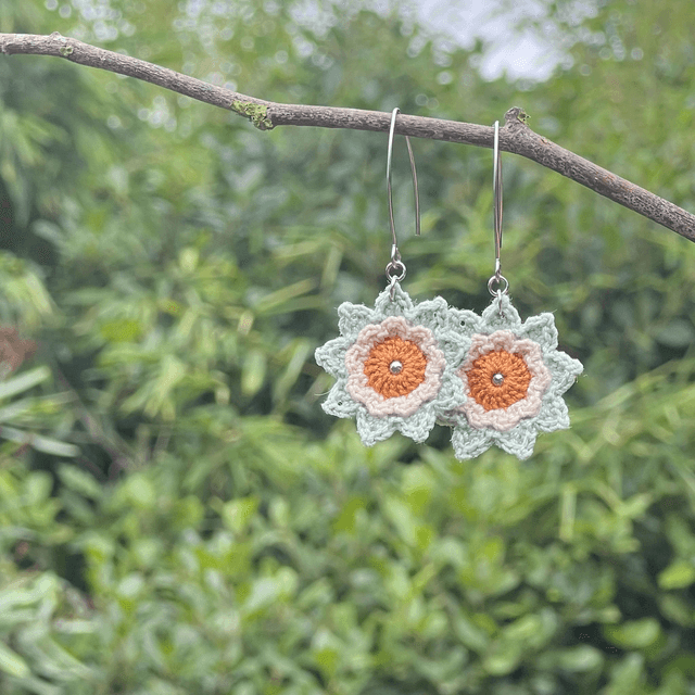 Boucles d’oreilles fleurs Corolles ~ M ~ Ocre / Vert d'eau