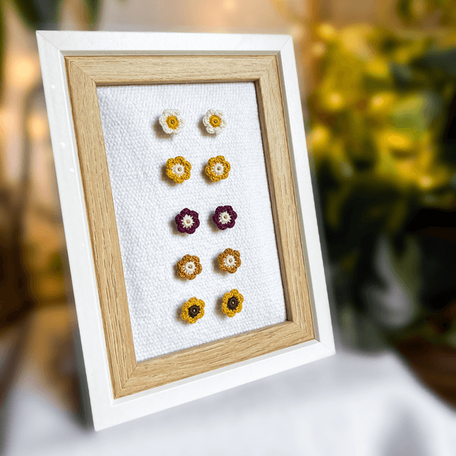 Puces d'oreilles fleurs personnalisées