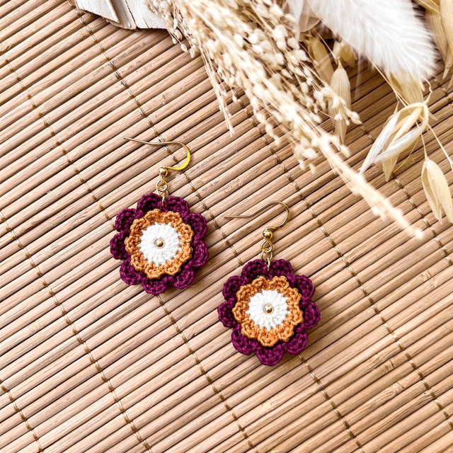 Boucles d’oreilles fleurs Corolles ~ M ~ Bordeaux / Ocre