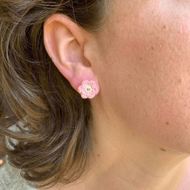 Puces d’oreilles Fleurettes ~ Rose / Lin