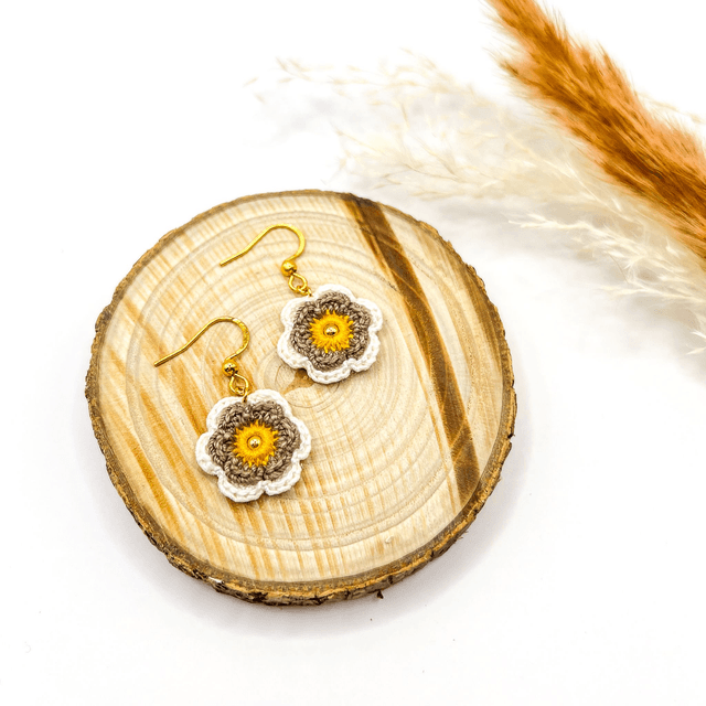 Boucles d’oreilles fleurs Corolles ~ S ~ Blanc / Jaune