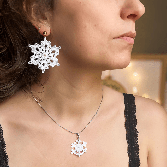 Collier avec pendentif flocon de neige