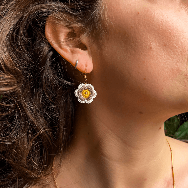 Boucles d’oreilles fleurs Corolles ~ S ~ Blanc / Jaune