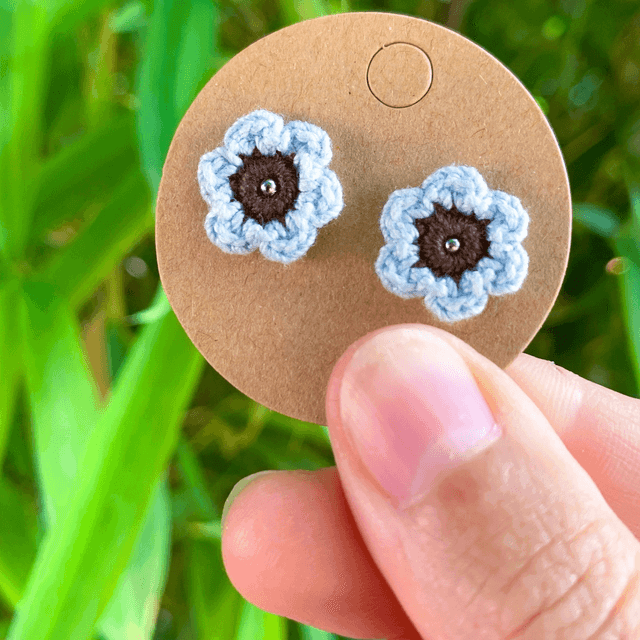 Puces d’oreilles Fleurettes ~ Bleu / Marron