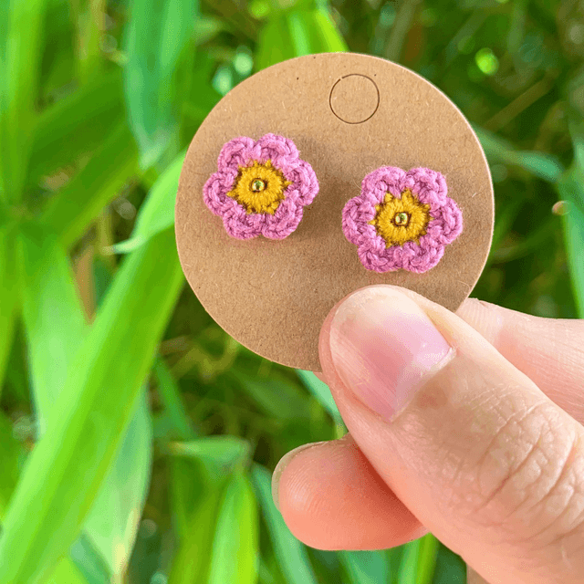 Puces d’oreilles Fleurettes ~ Rose / Jaune