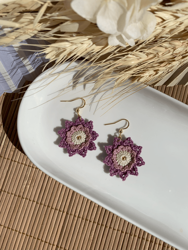 Boucles d’oreilles fleurs Corolles ~ M ~ Violet / Lin